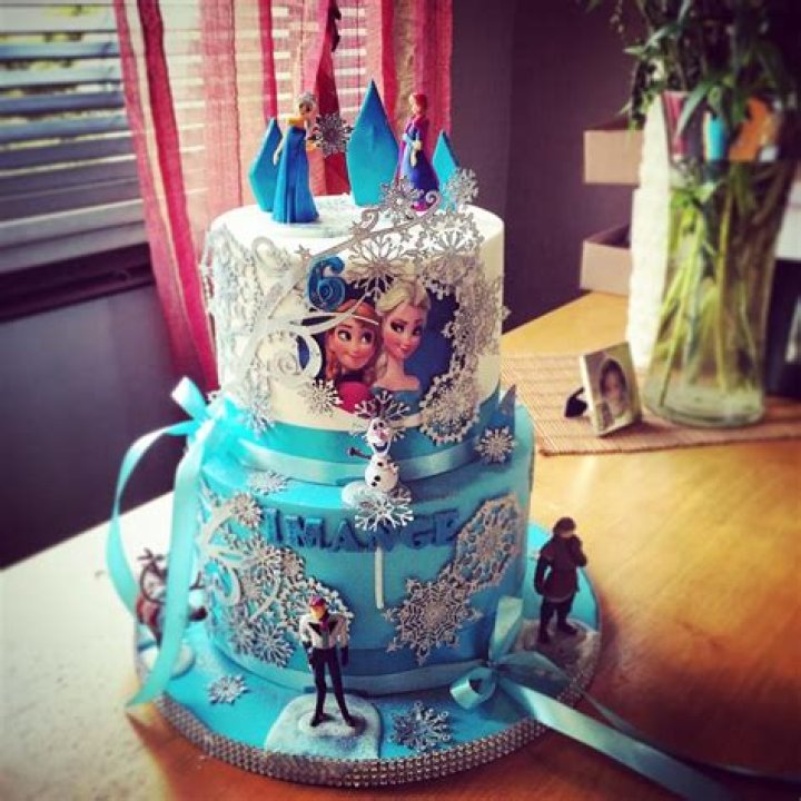 Can decorated cakes be frozen?