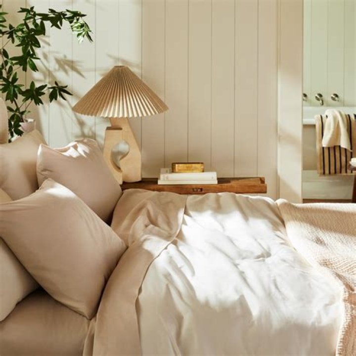 Can you buy brooklinen in canada?
