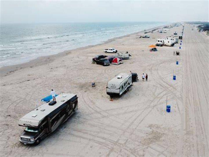 Can you camp out on port aransas beach?