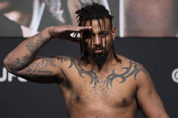 Did greg hardy win?
