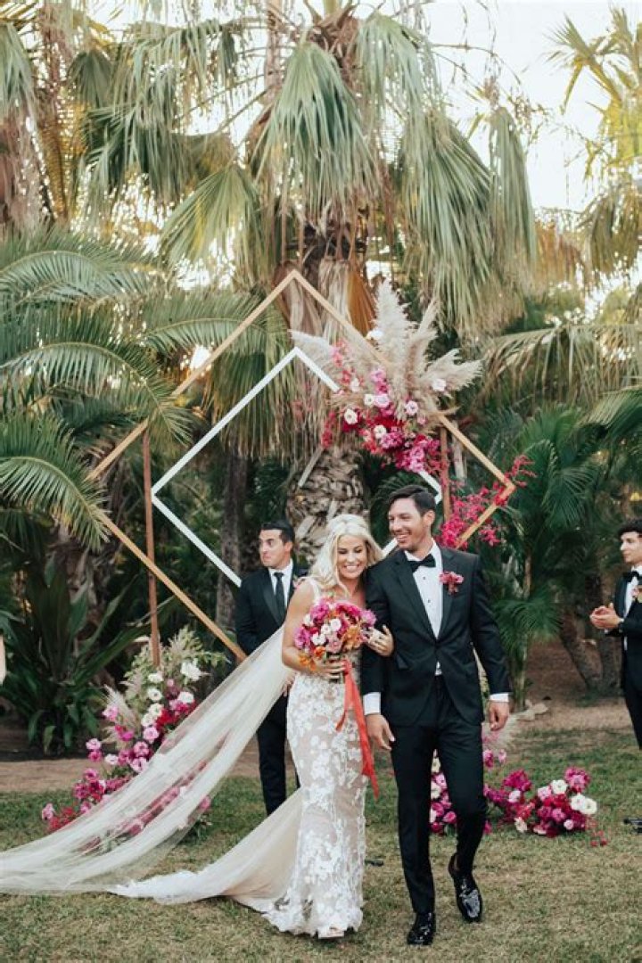 Do amy and ricky get married?