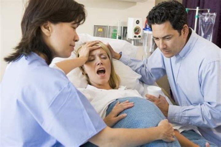 Do midwives deliver babies?