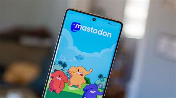 Does anyone use mastodon?