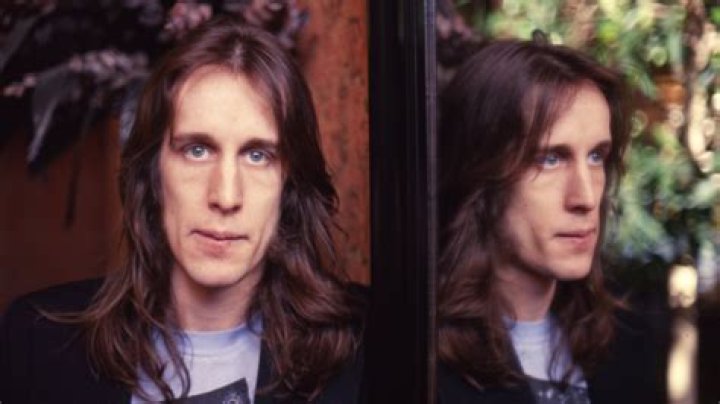 How tall is todd rundgren?