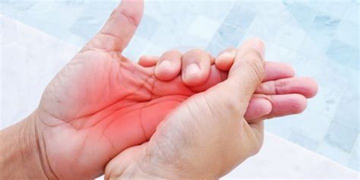Whats it mean when your hands go numb?