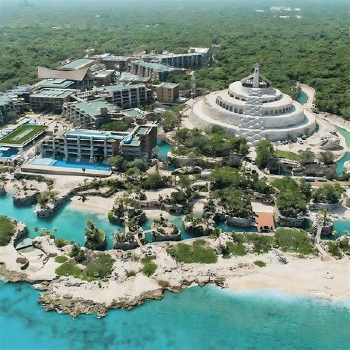 When was occidental grand xcaret built?