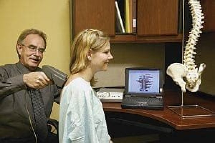 Why chiropractors are not doctors?